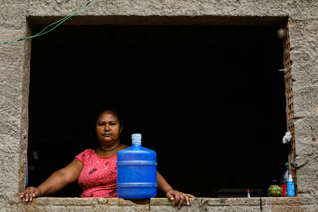 Mulheres negras e periféricas estão entre as mais afetadas por barragens e pelos impactos da crise climática. Fotos: Joka Madruga / MAB
