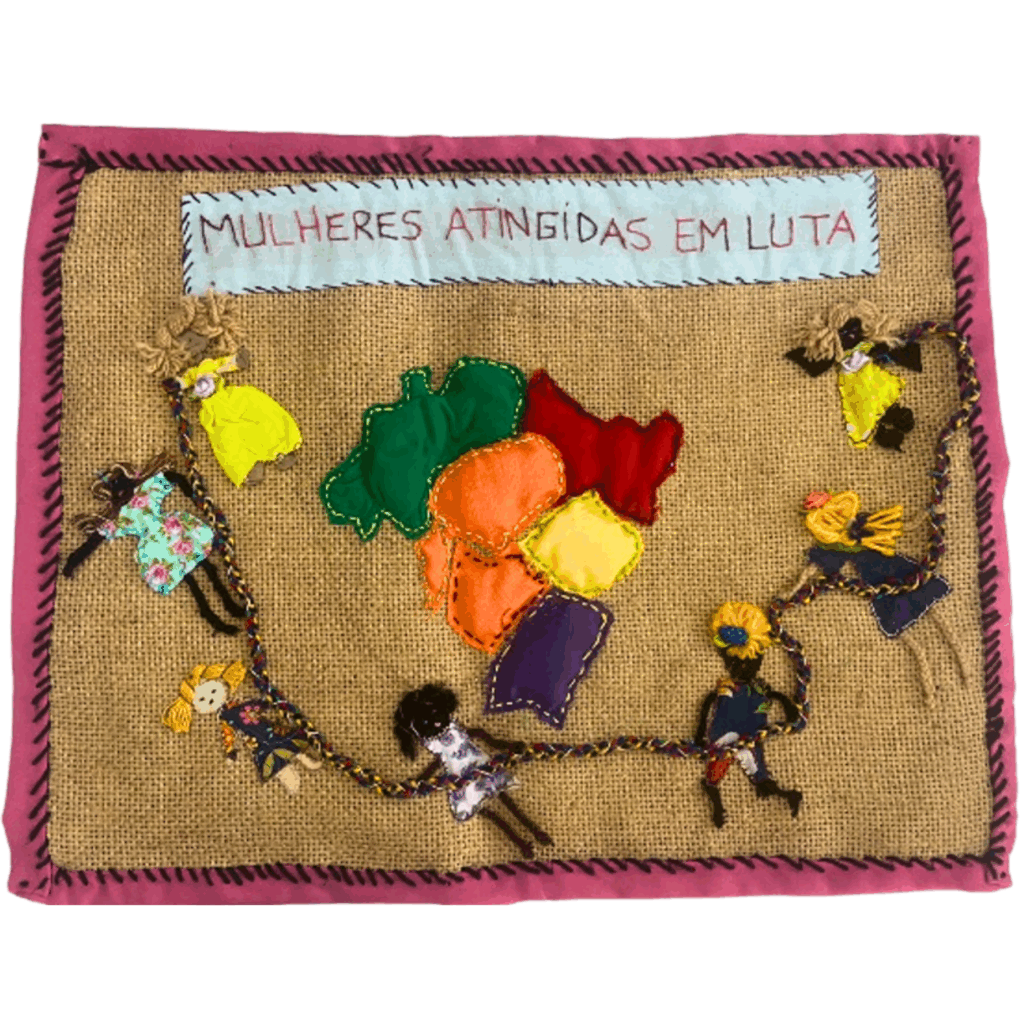 Arpillera "A luta das mulheres atingidas". Foto: Caroline Mota Laino