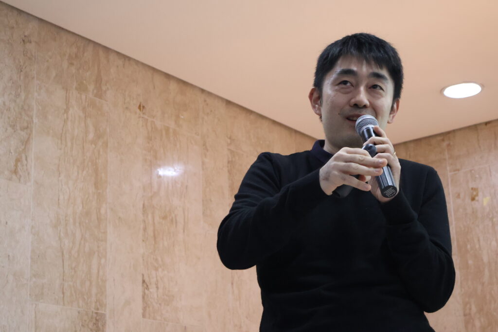 Fábio Takeshi Ishisaki, assessor do Observatório do Clima em evento do Movimento dos Atingidos por Barragens (MAB) em São Paulo. Foto: Tamires Pinheiro / MAB