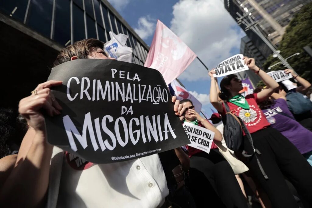 Protesto Brasil sem Misoginia na avenida Paulista, em São Paulo (SP), em abril de 2026. Foto: Paulo Pinto / Agência Brasil