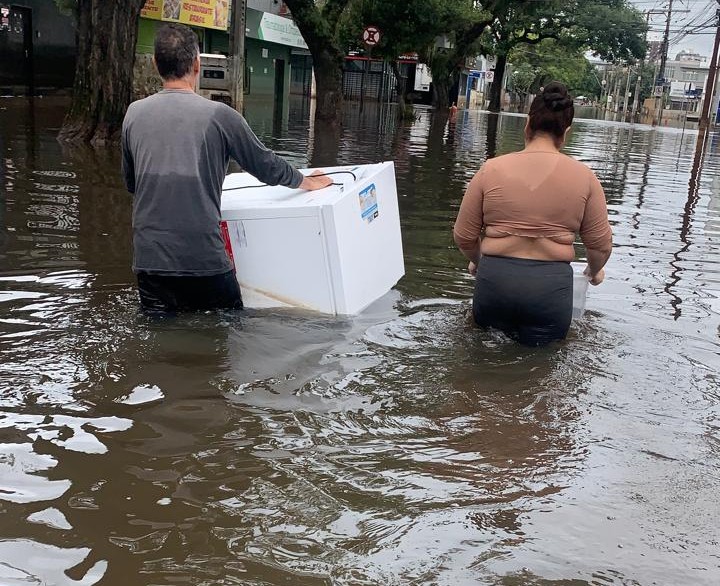Keise foi atingida pelas enchentes de 2024 e perdeu móveis, eletrodomésticos e as relações com os vizinhos. Foto: Arquivo Pessoal