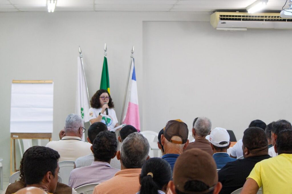 Elaine Rodrigues, do Movimento dos Atingidos por Barragens, durante atividade com a prefeitura no Ifes. Foto: Walisson Rodriguez / MAB