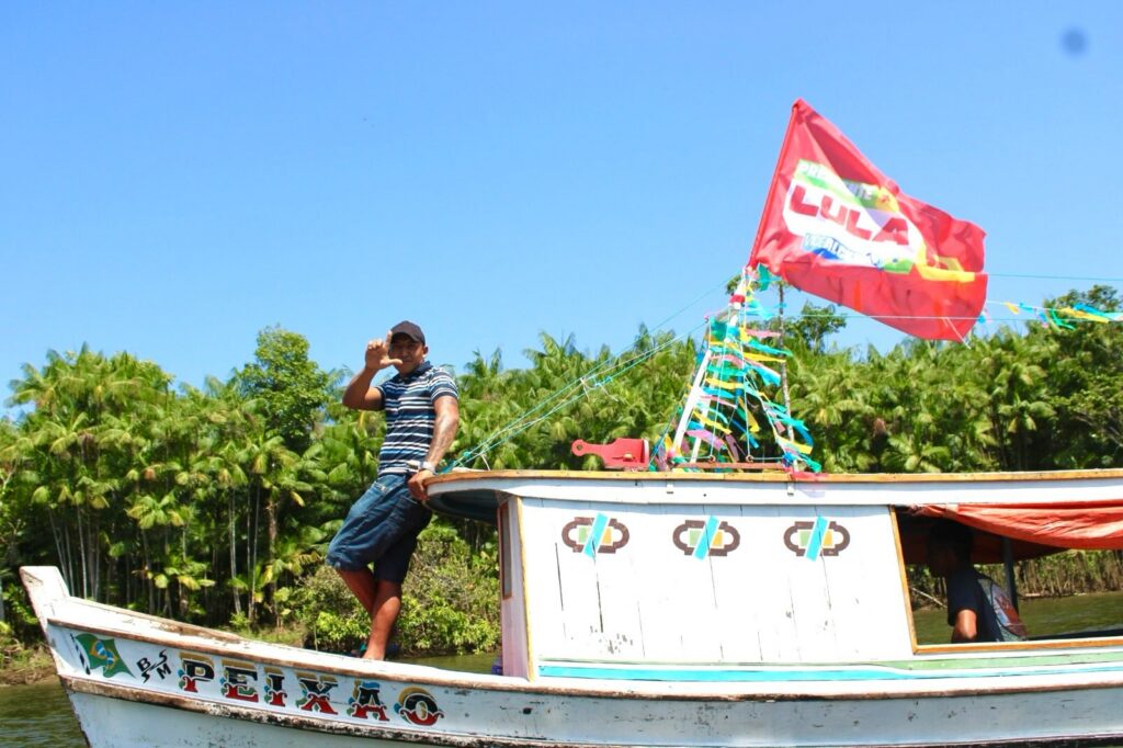 Mobilização de ribeirinhos durante a campanha eleitoral, no Amazonas. Foto: Jordana Ayres / MAB